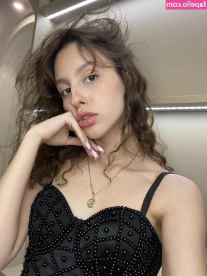 Ameliaaa April [ ameliaaa-april ] - Imagina todo esto, aceitoso, rebotando sobre ti...😈🍑❤️