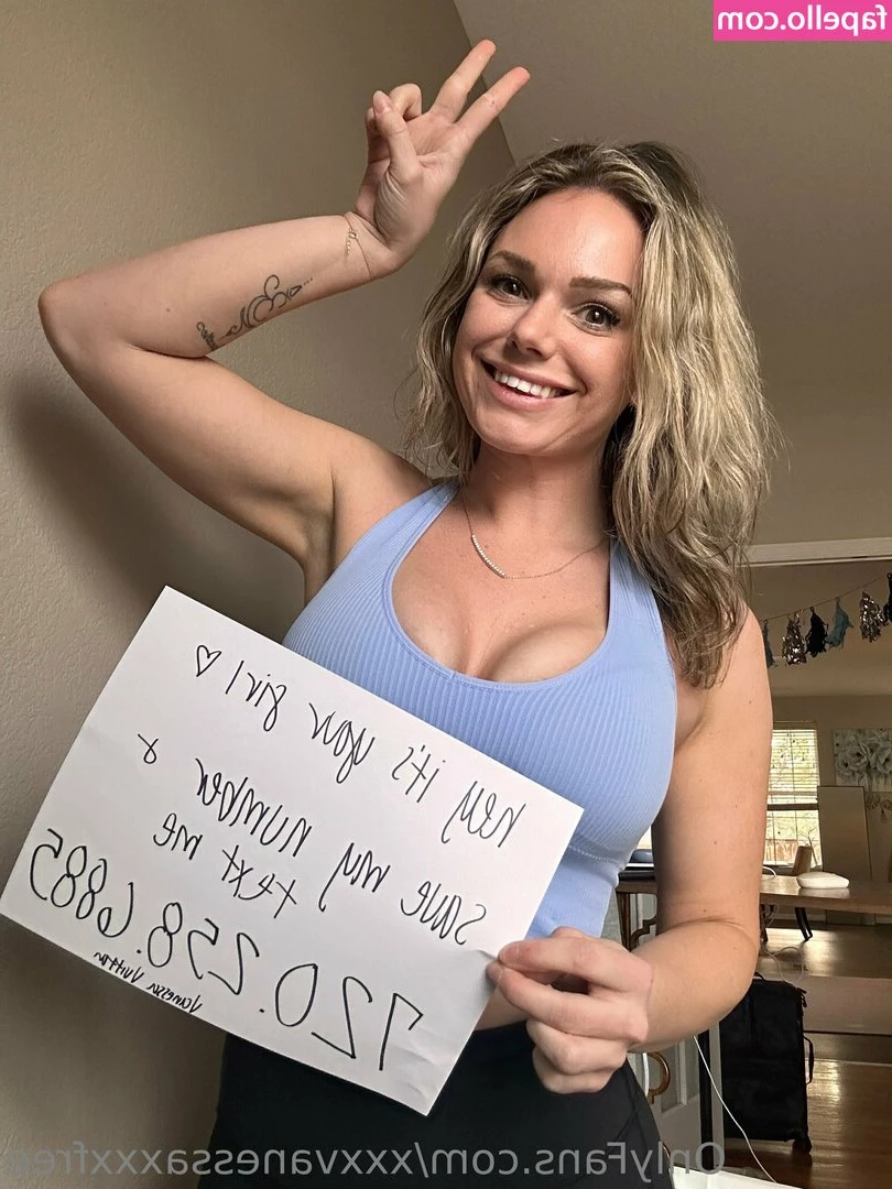 xxxvanessaxxxfree - TGIF  Think the neighbors mind
