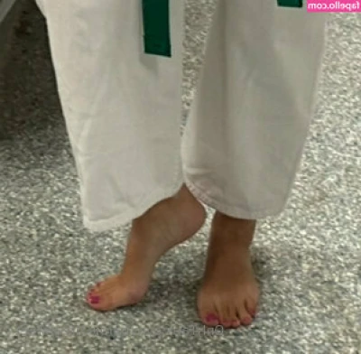 karate.dreamfeet [ karate-dreamfeet ] - I want my hole stuffed sooo bad 🥺