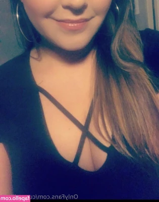 curvyalligirl - 🔥 Got a spicy question for you - Do you want to see a cuck sucking