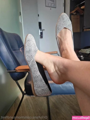momsandfeet - Hiking in the mountains with my girl and boy backing mom if you want