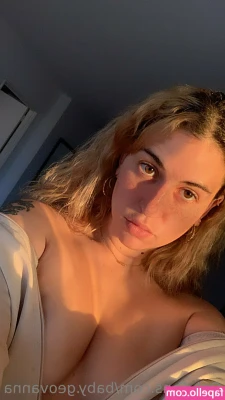 baby.geovanna [ baby-geovanna ] - hmu baby i dont bite....unless u want me to 😉