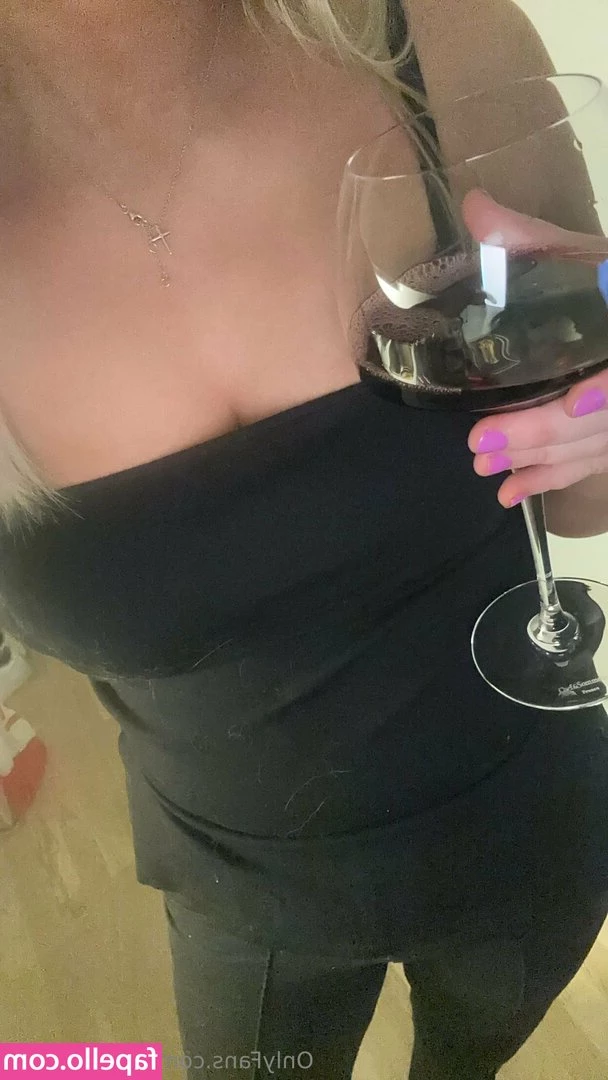 feliciafireball - GO SUBSCRIBE TO MY VIP PAGE TO WATCH MY G/G LIVE STREAM WITH MY BABE