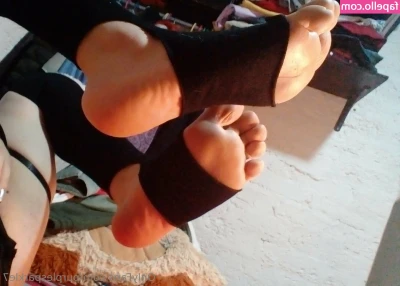 purplesparkle7 - Doing a LIVE solo fuck show In an hour!! Don’t forget to tune in!