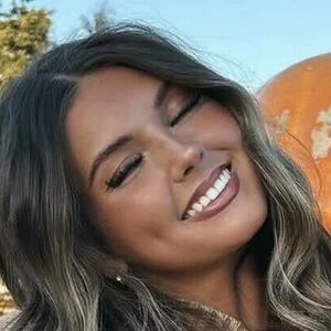 Ashlyn Harlos