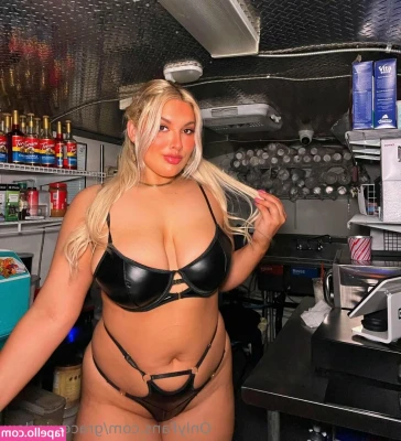 gracewinslow - Sand licking bitch needed ASAP 😅
