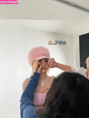 Jeon Somi [ jeon-somi ] - Looking good on top of you 🥵