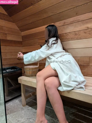 dutchesmeexx - Video entero está par desbloquear en privado....como veis al mes es