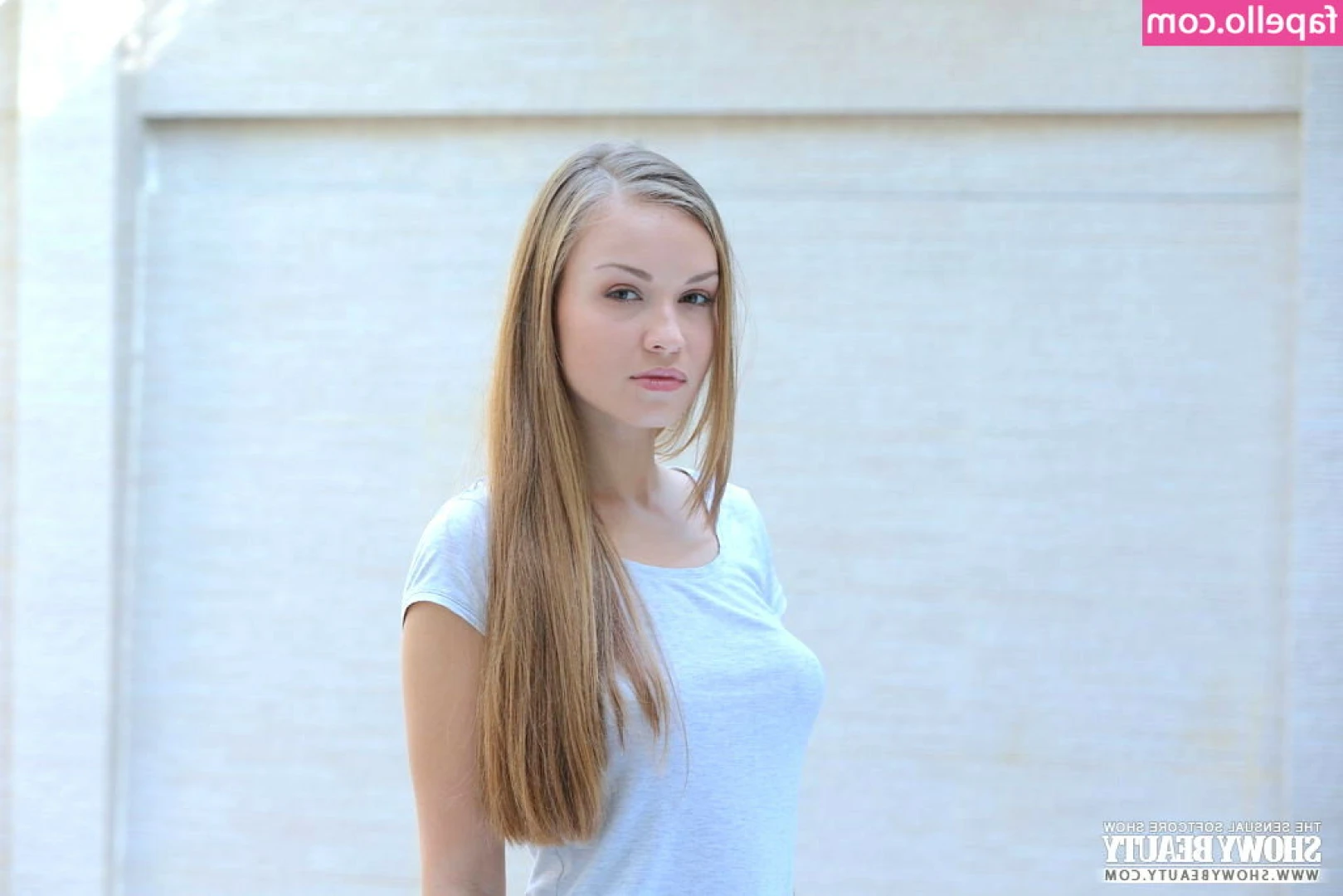 Megan Serenity [ megan-serenity ] - Wanna join our prague adventure? @viggosorensen @derekcaravaggio
