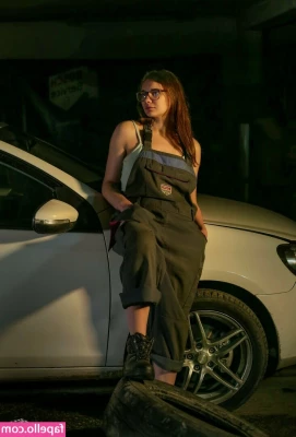 Natali Tihomirova [ natali-tihomirova ] - Just unbutton my shirt and start kissing me all over
