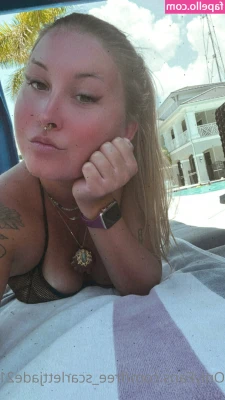 free_scarlettjade214 [ free-scarlettjade214 ] - Booty by the river 🔥