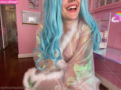 bambibluehairfree - Do you want me to sit on your face
