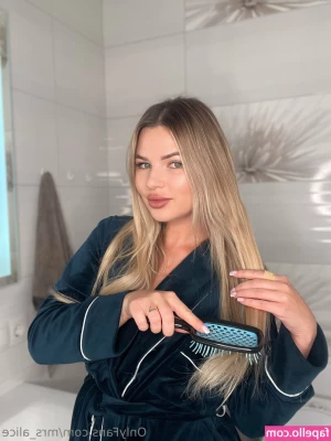 mrs_alice [ mrs-alice ] - Creampie for Americas Next Top Model💞Elle