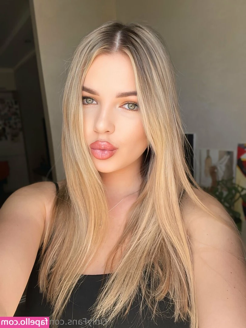 mrs_alice [ mrs-alice ] - hey ya ll  Should I clean this page up so its mostly my modeling  and