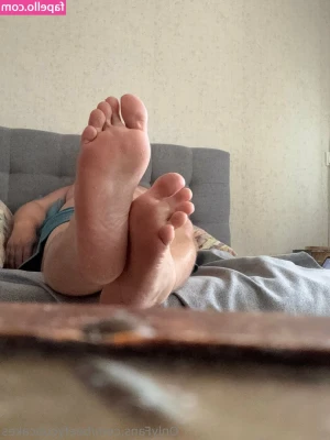 beefycubcakes - Can i sit on daddies face like this pleaseee 😍