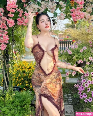BaiFern Kunthada [ baifern-kunthada ] - I have the perfect lube for you to slip inside with ☺️  Like for