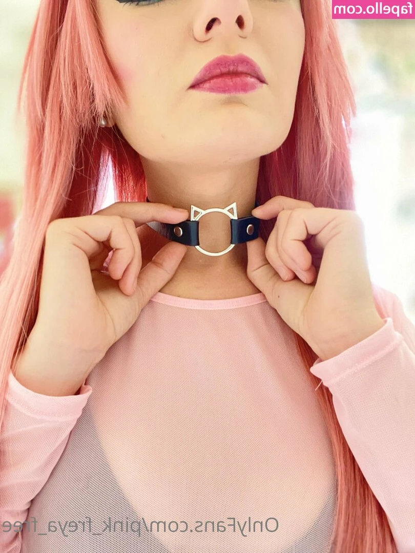 pink_freya_free [ pink-freya-free ] - Would u let me sit on your couch 🛋