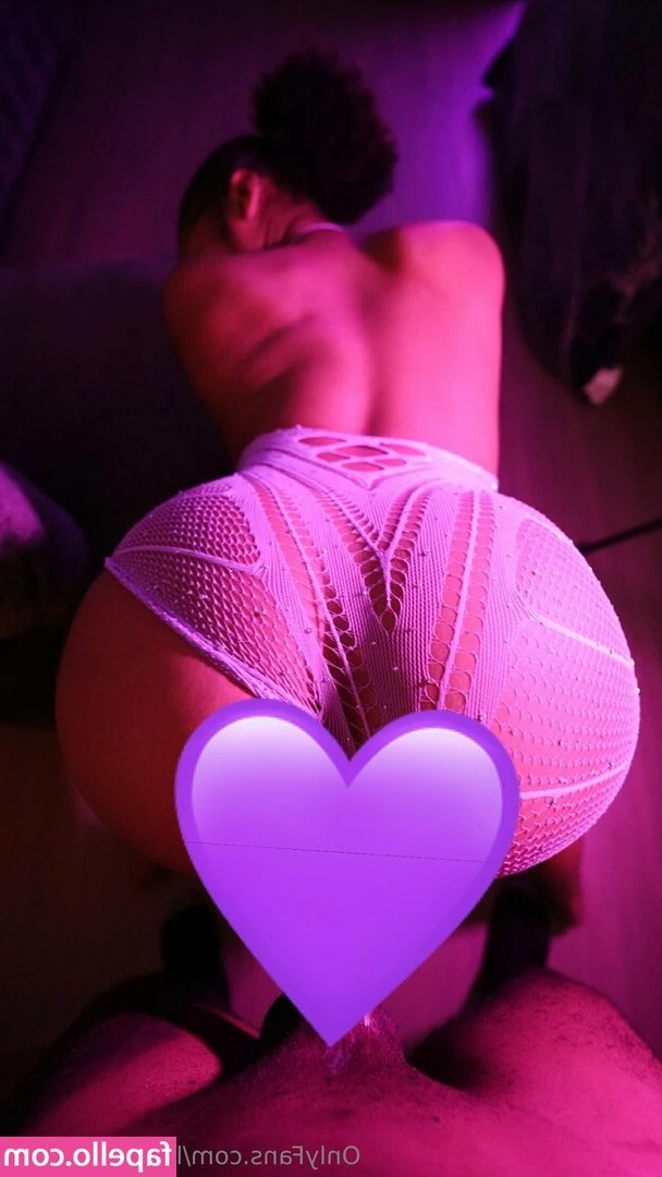 lanayisgreater - Soaking up them bootyfull nights 😘
