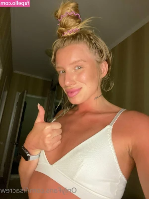eva_floree [ eva-floree ] - I know you love the way I take my clothes off for you! 🤤