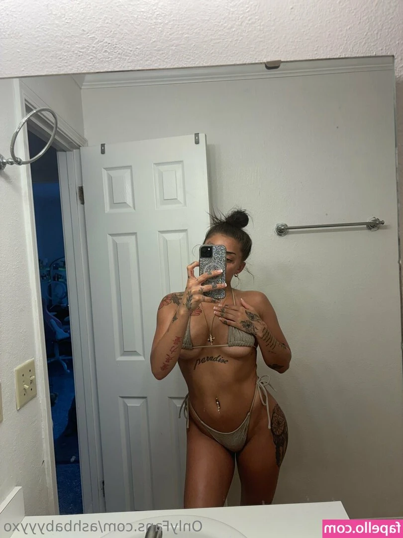 ashbabyyyxo - This new outfit is too cute to keep to myself.
