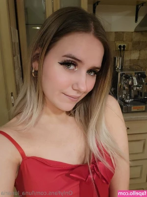 lunari_free [ lunari-free ] - What kind of custom are you ordering today? Anal or Pussy?
