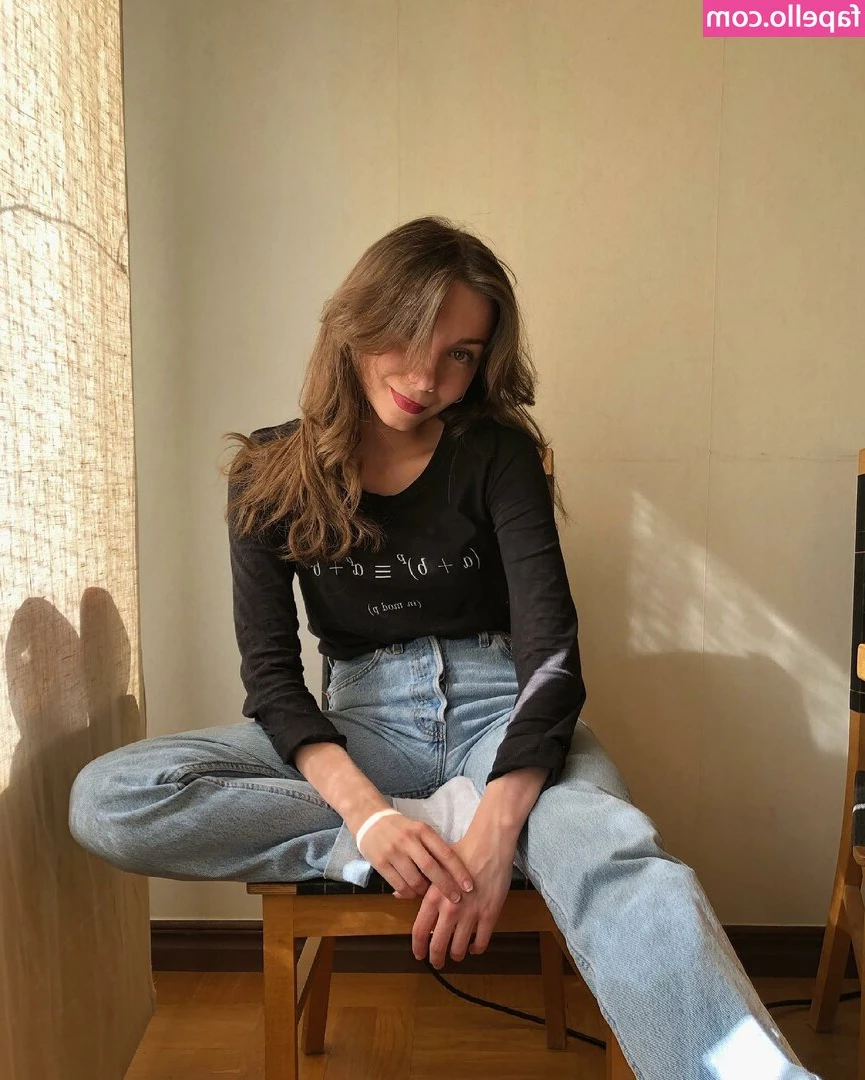 Eleonora Svanberg [ eleonora-svanberg ] - swipe to undress me
