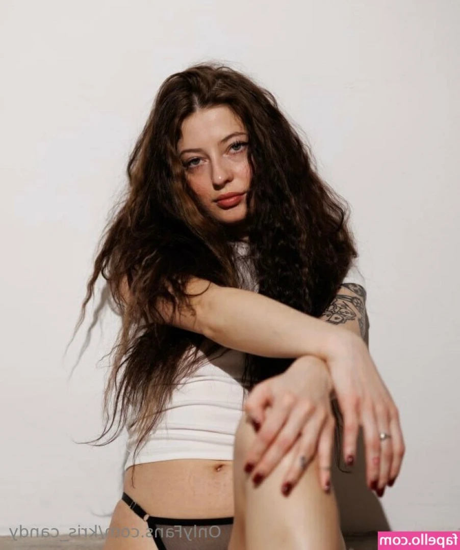 kris_candy [ kris-candy ] - Would you jerk me off while you breed me? 😈