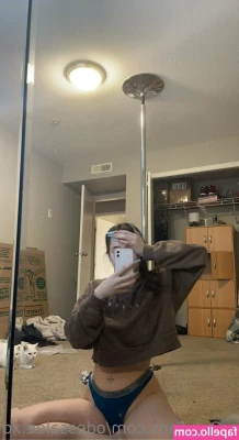 odessalee.xo [ odessalee-xo ] - Just made a really 🔥🔥🔥7 minute pantyless upskirt custom