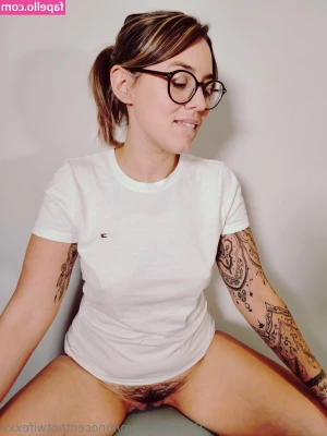 Innocenthotwifexxx [ innocenthotwifexxx-5 ] - Let s get wet
