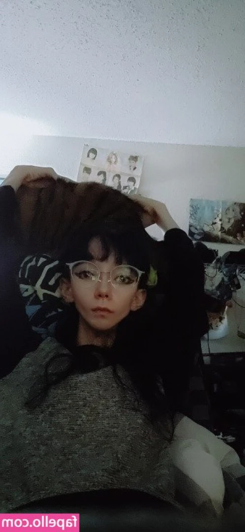 Monimusume - When the boots match the 😽