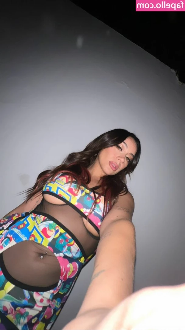Jass Reyes [ jass-reyes ] - Be a good boy and lick my foot now 🔥 Seja um bom menino e lambe