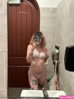 cupiekissesfree - This video just never posted this morning?? Idk what the heck