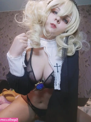 Bizarre Deer [ bizarre-deer ] - Bent over to give you my ass and little feet 💙