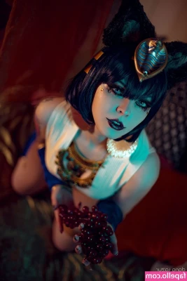 Bizarre Deer [ bizarre-deer ] - Hands Down...I Can't Resist! 😋