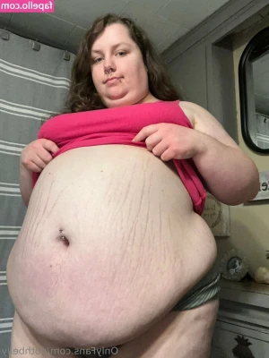 gothbelly - Either use me like a toy or I’ll use you like a toy😈