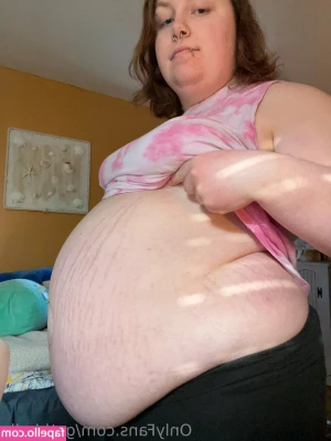 gothbelly - Happy Hump Day!!!  Check your DM's xoxo