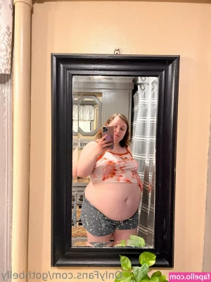gothbelly - Feeling sexy today 😋
