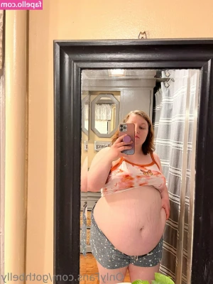 gothbelly - That pose 😈