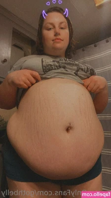 gothbelly - Start 2022 off right with this booty pic 🎉