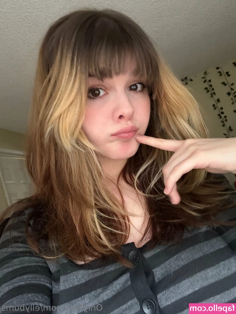 ellybums - I sent a HUGE blowjob bundle in your 📥 Check it out baby🥵👅
