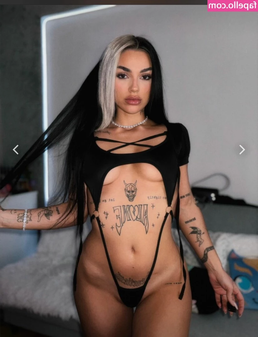 Sophia_rizou [ sophia-rizou-2 ] - I need to gain more weight 😩
