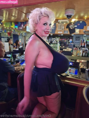 claudiamariefree - Panties continue to be very revealing