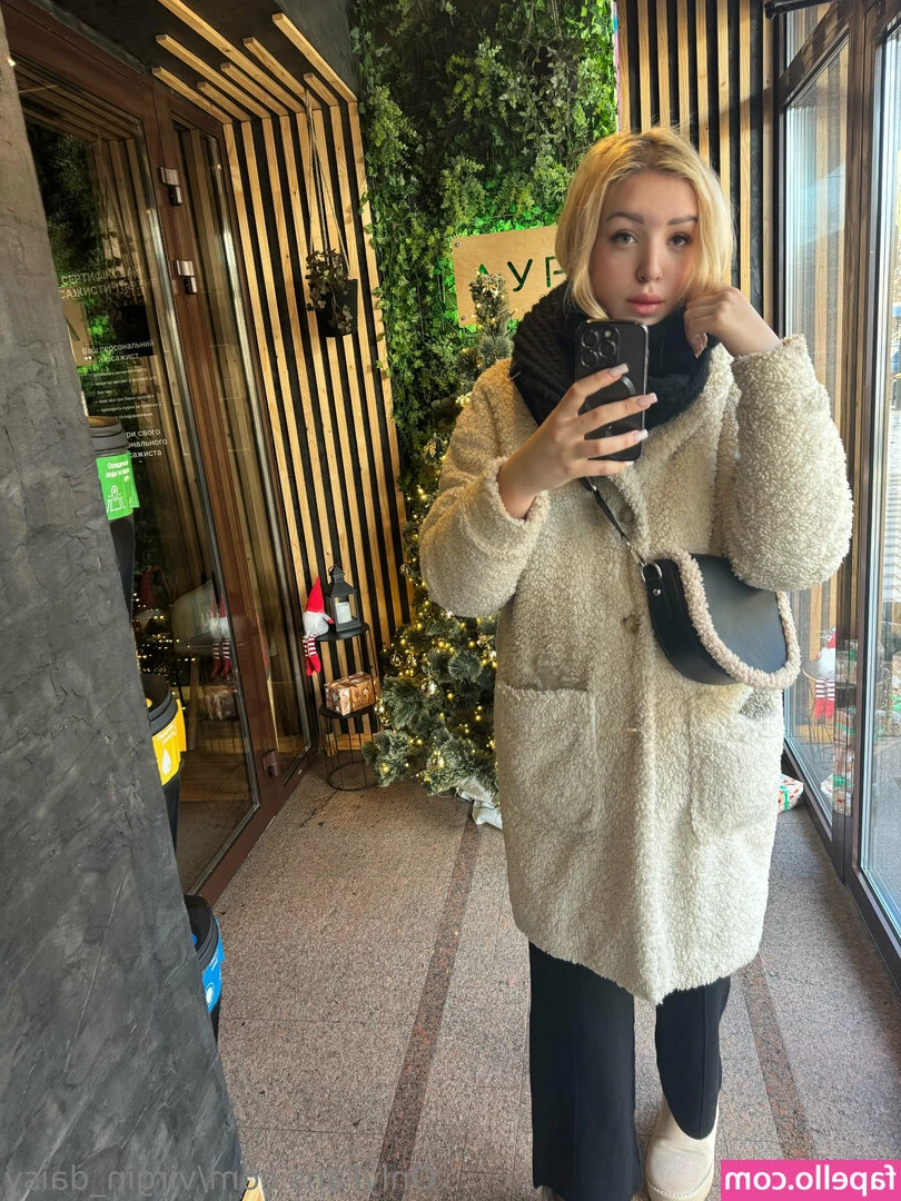 virgin_daisy [ virgin-daisy ] - DM me and tell me your favorite thing about me