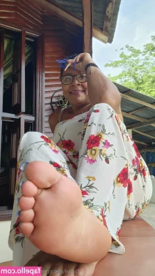 solesqueenrd - Post workout foot worship