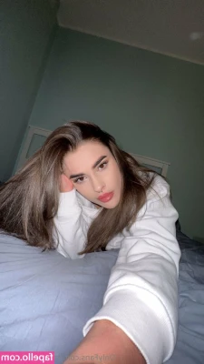 karinaxbabe - Bussin out my top… per usual 🙄 Full vid in your DM