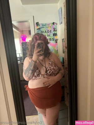 softsuzzie - He really likes my new shorts 😊😊😊 Would you last longer?