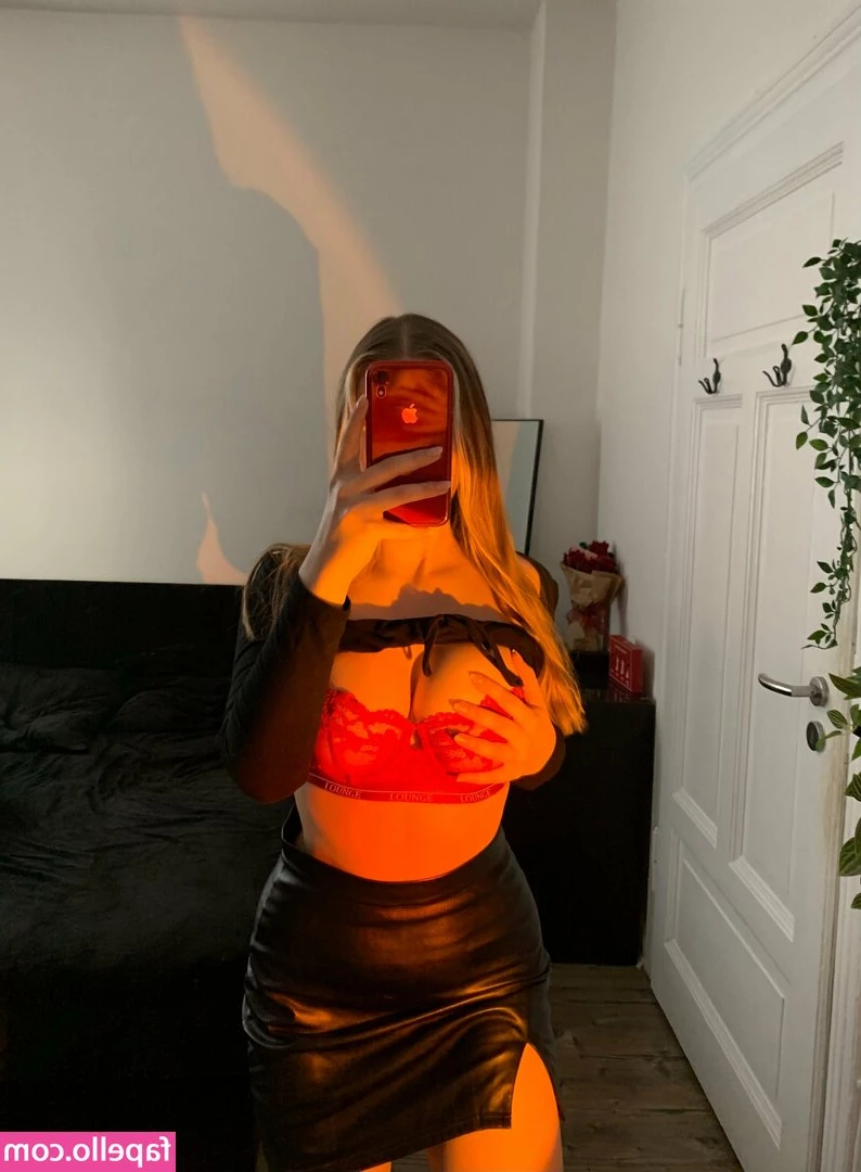 emilyxross - Im kind of Shy  but I ll strip off for you