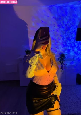 emilyxross - Newest sexy encounter  Blowjob  Squirting  and cream pie ending