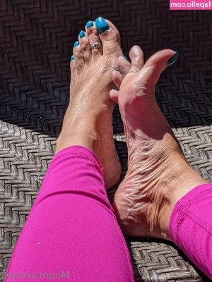 mountaintoes - boner alert 🚨