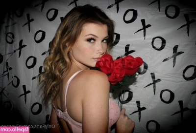 ittybittyclubxo - TGIF! Are you going out to dinner tonight?